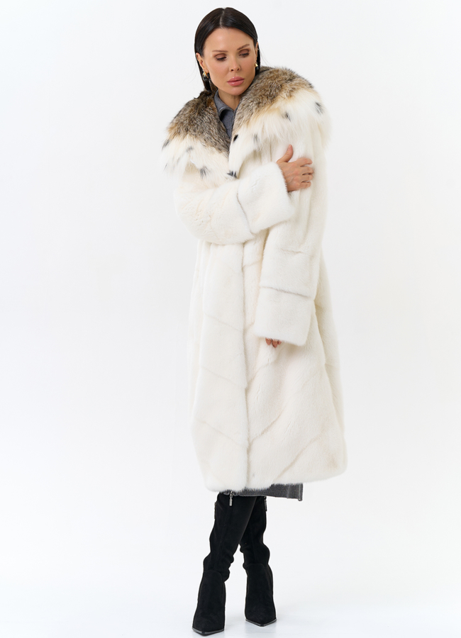 Белая шуба из норки с рысью модель № 25277 меха малина