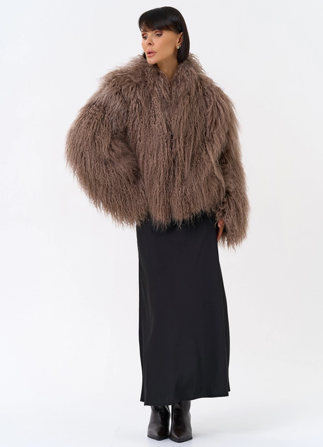 Короткая шуба из ламы модель № 31781 универмаг малина