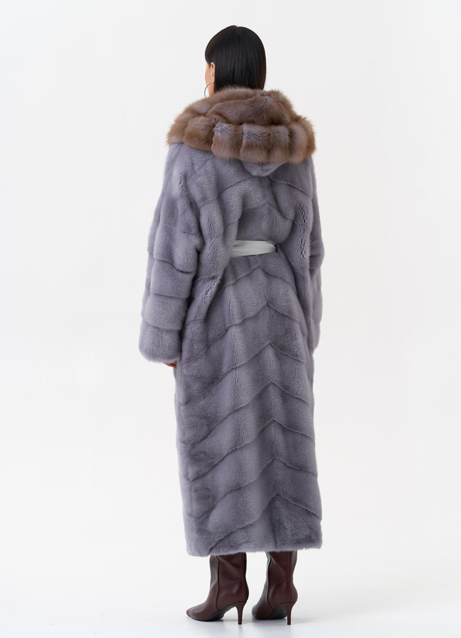 фото Норковая шуба с капюшоном из меха куницы модель № 27567