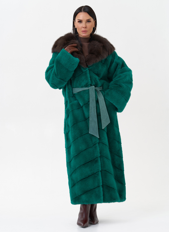 Норковая шуба с капюшоном из меха куницы