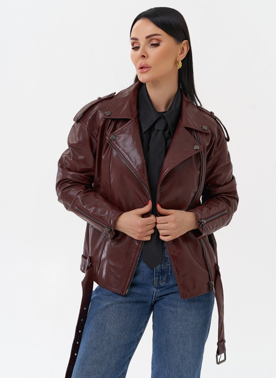 Женская косуха бордового цвета