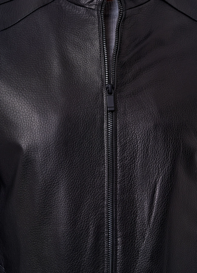 Мужская кожаная куртка черного цвета  модель № 24437 универмаг малина