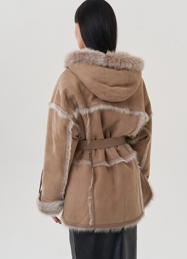 Женская дубленка с капюшоном модель № 25633 универмаг малина