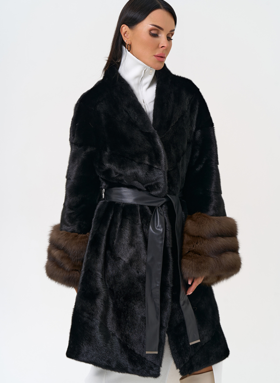 Норковая шуба с манжетами из меха куницы